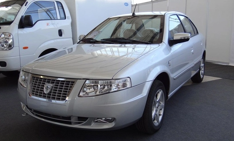 سریعترین خودروی ایرانی در مقابل سریعترین خودروی جهان/ عکس