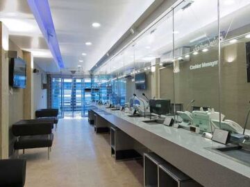 صنایع شیشه ایمنی دماوند تولید کننده شیشه بین کابینتی و شیشه رنگی