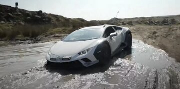 پرش و آفرود با لامبورگینی استراتو/ عکس