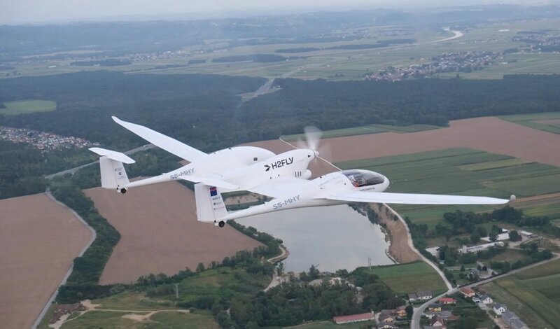 پرواز شگفتیساز اولین هواپیمای هیدروژنی جهان/ عکس