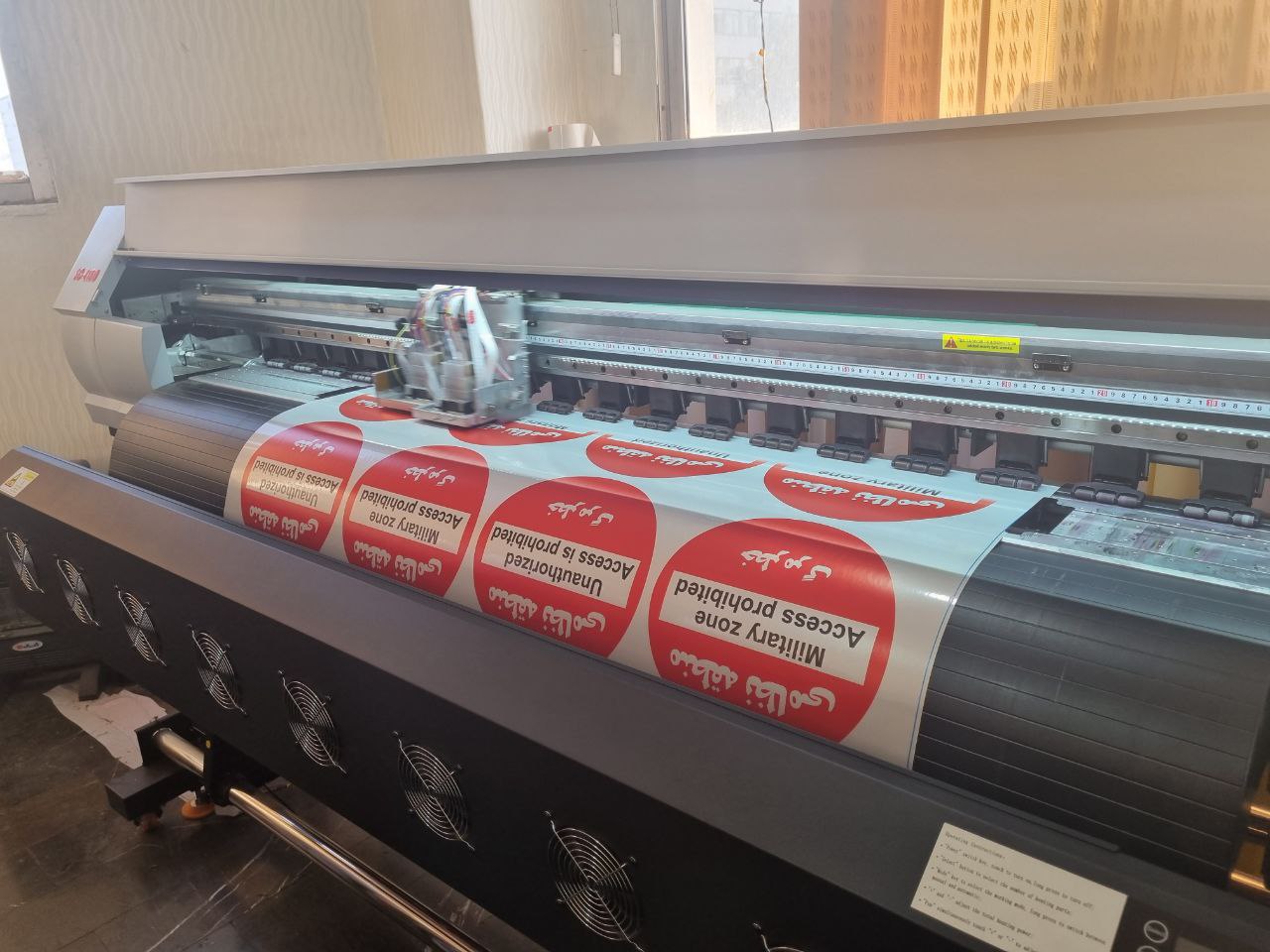 چاپ استیکر چیست؟