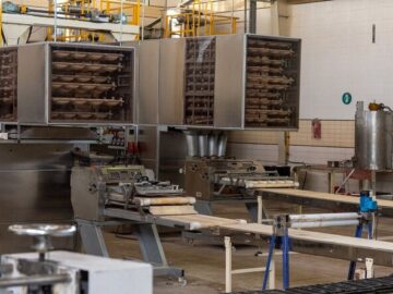 کشورهای حوزه خلیج فارس؛ اصلی ترین مشتریان ماشین آلات نان ایران| نوسان قیمت ارز؛ چالش همیشگی صنعتگران