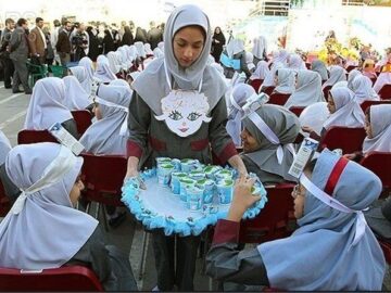 آغاز توزیع شیر در تمام دبستان‌ها