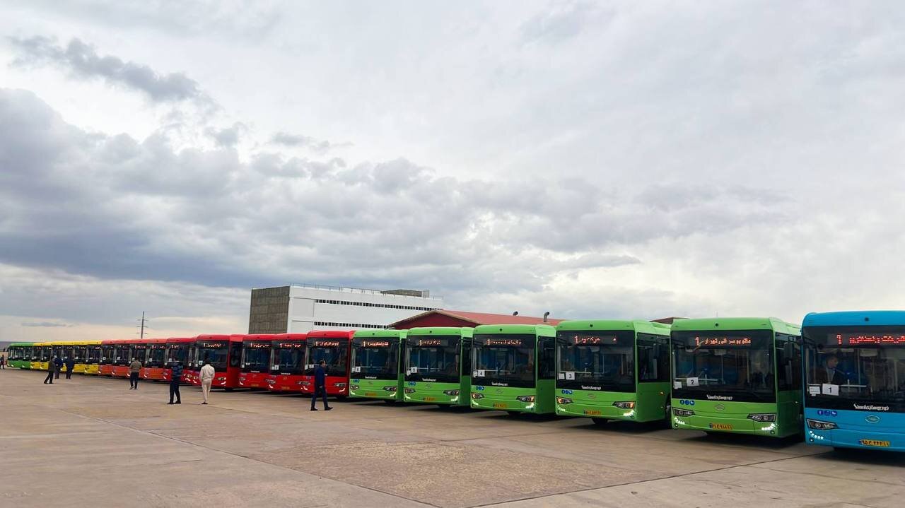 اتوبوسهای یورو5 گروه بهمن پیش از وارونگی هوا به پایتخت رسید