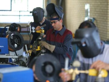 حل مشکلات کارخانه های همدان با نگاه تسهیل‌گری در ستاد رفع موانع تولید