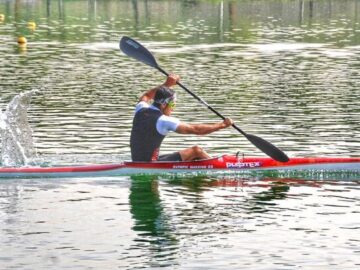 کسب مدال‌های رنگی توسط «امید احمدی» در قایقرانی