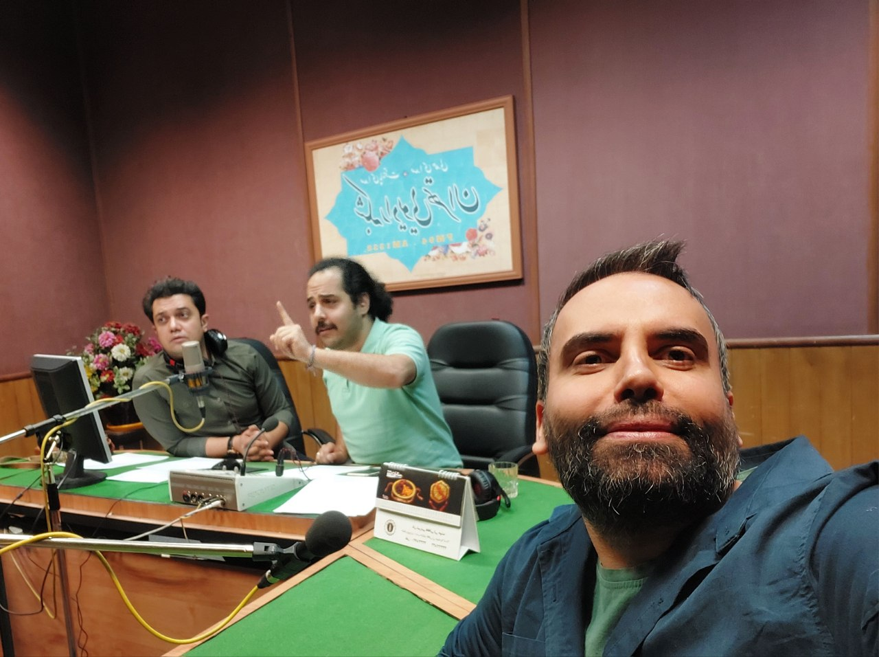 حامد مظفری روزنامه‌نگار، نویسنده و کارشناس اقتصاد سینما، منتقد مستقل و استراتژیست رسانه و مدیر تبلیغ