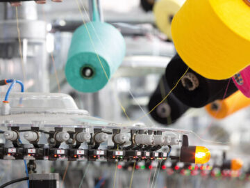 پوشاک؛ صنعتی قدیمی که هنوز سنتی انجام می شود| خلا محسوس تکنولوژی روز دنیا در صنعت نساجی کشور