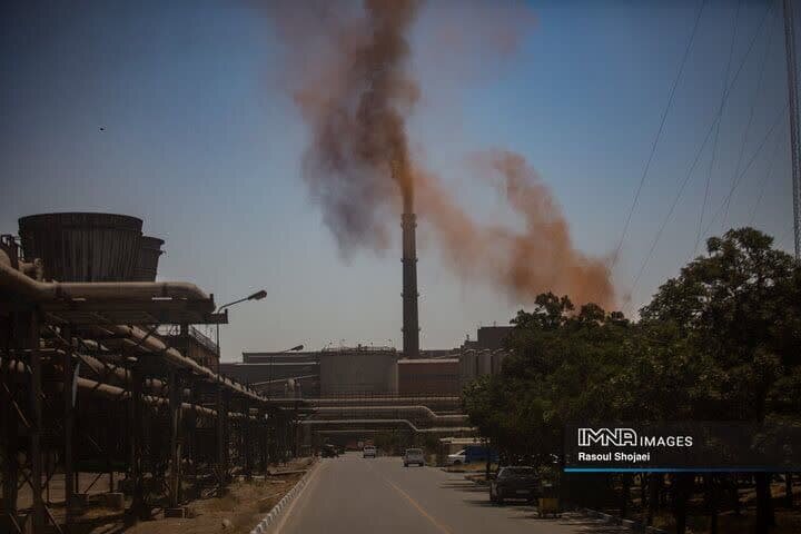 کل اصفهان تعطیل شده است به جر صنایع آلاینده؟!/«ذوب آهن» از سهامداران اصلی آلودگی هوای نصفجهان
