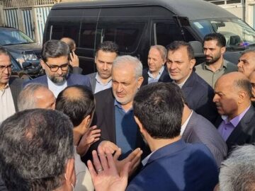 بازدید وزیر صمت از واحدهای تولیدی و لکه‌های صنعتی منطقه چهار دانگه