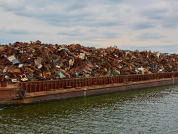 روند افزایشی قیمت جهانی قراضه؛ کشورهای توسعه یافته برای صادرات مواد خام محدودیت اعمال می کنند