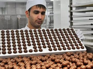 ضرورت تعیین تکلیف قیمت شکر برای صنعت شکلات| حذف رانت سهمیه ای؛ مهمترین نیاز صنعت