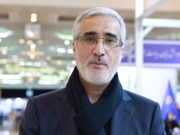 عمده داروهای مورد نیاز کشور را تامین می کنیم| مشکل نقدینگی سرعت پیشرفت دارو سازی را کند می کند