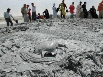 بزرگترین «گل فشان» کشور در سیستان و بلوچستان فوران کرد