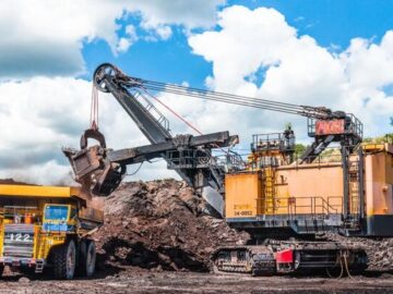 آیا معادن کوچک امسال تعطیل می شوند؟ | بالا بردن حقوق دولتی بخش معدن را زمین می زند