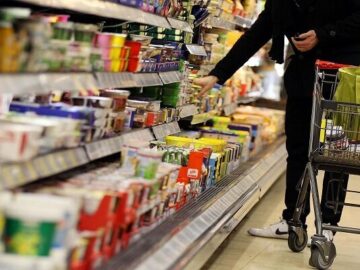 قیمت کدام کالاهای خوراکی در اسفند ۱۴۰۲ کاهش یافت؟